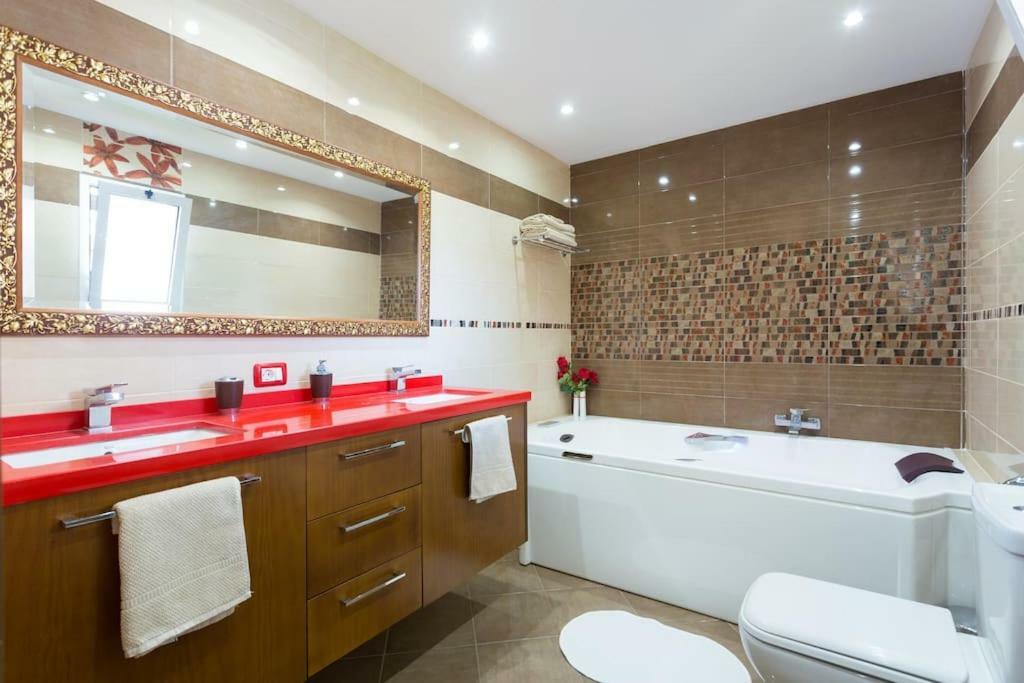 Villa Blanca Tenerife - Private Rooms - Terrace And Bbq, 5 Minutes From The Beach And Airport San Isidro (Tenerife) Exterior foto