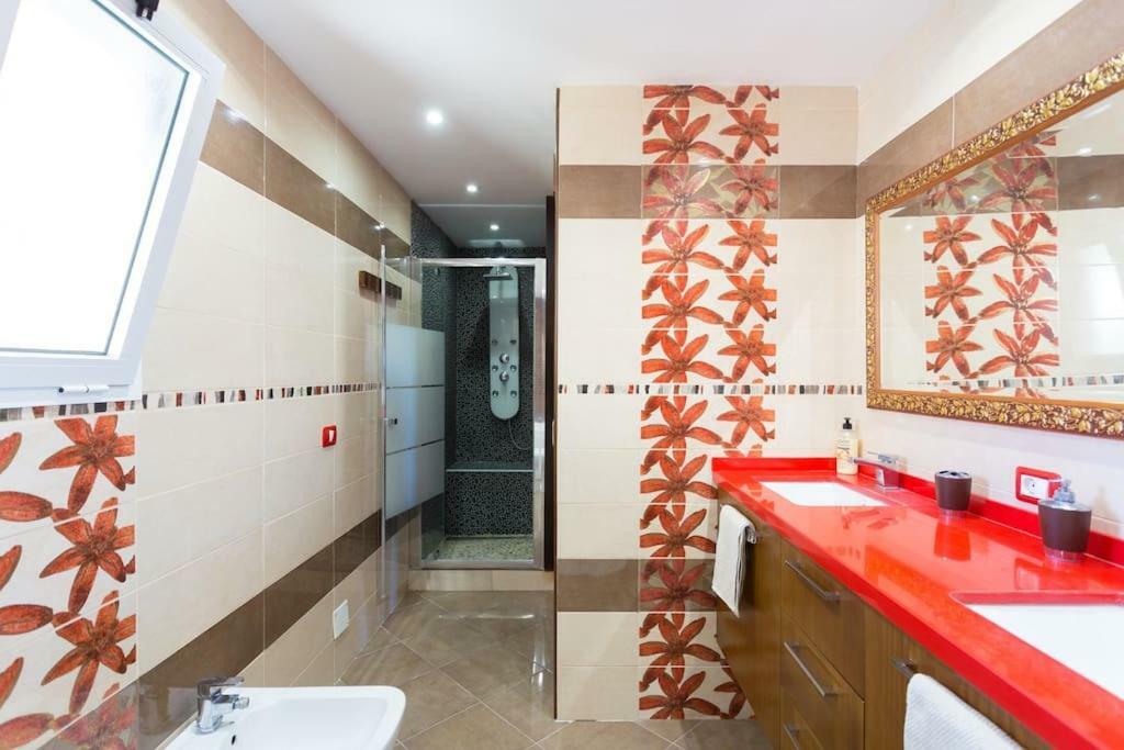 Villa Blanca Tenerife - Private Rooms - Terrace And Bbq, 5 Minutes From The Beach And Airport San Isidro (Tenerife) Exterior foto