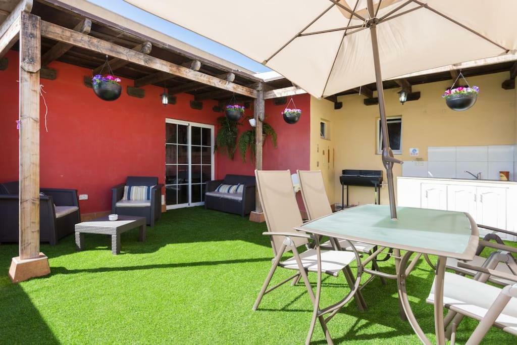 Villa Blanca Tenerife - Private Rooms - Terrace And Bbq, 5 Minutes From The Beach And Airport San Isidro (Tenerife) Exterior foto